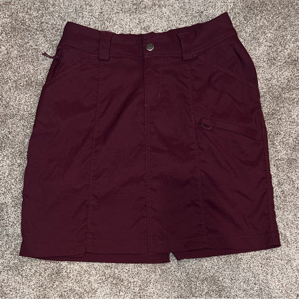 Duluth Trading Co Women's Burgundy Skort Dry on the Fly